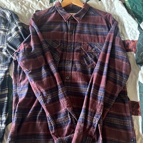 American Giant Redwood flannel. 100% cotton. Medium. American made - Picture 3 of 4